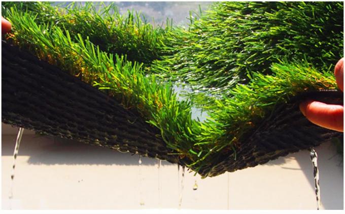 50mmの美化の人工的な草の高温抵抗力がある美化の泥炭の草